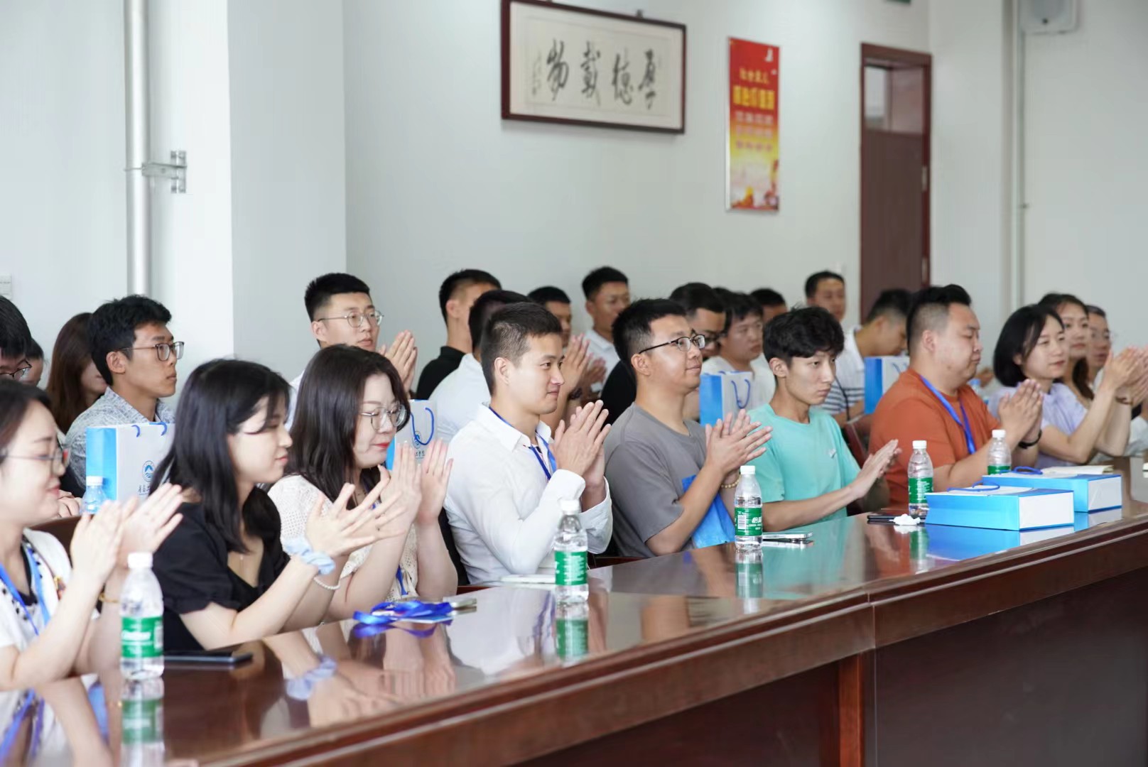 威尼斯城vnsc邀请校友回母校开展座谈会 威尼斯城vnsc邀请校友回母校开展座谈会