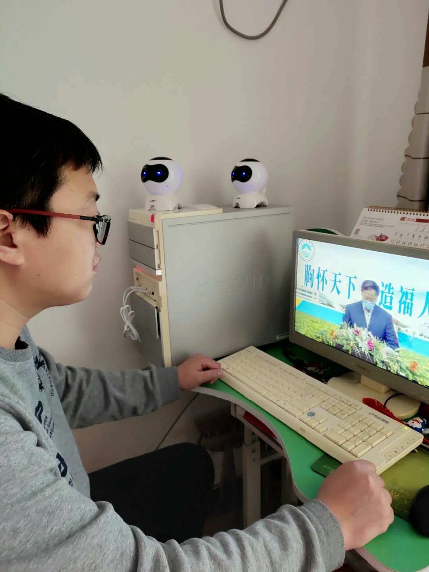 威尼斯城vnsc1.2万师生把“升国旗”做为在线“开学第一课”