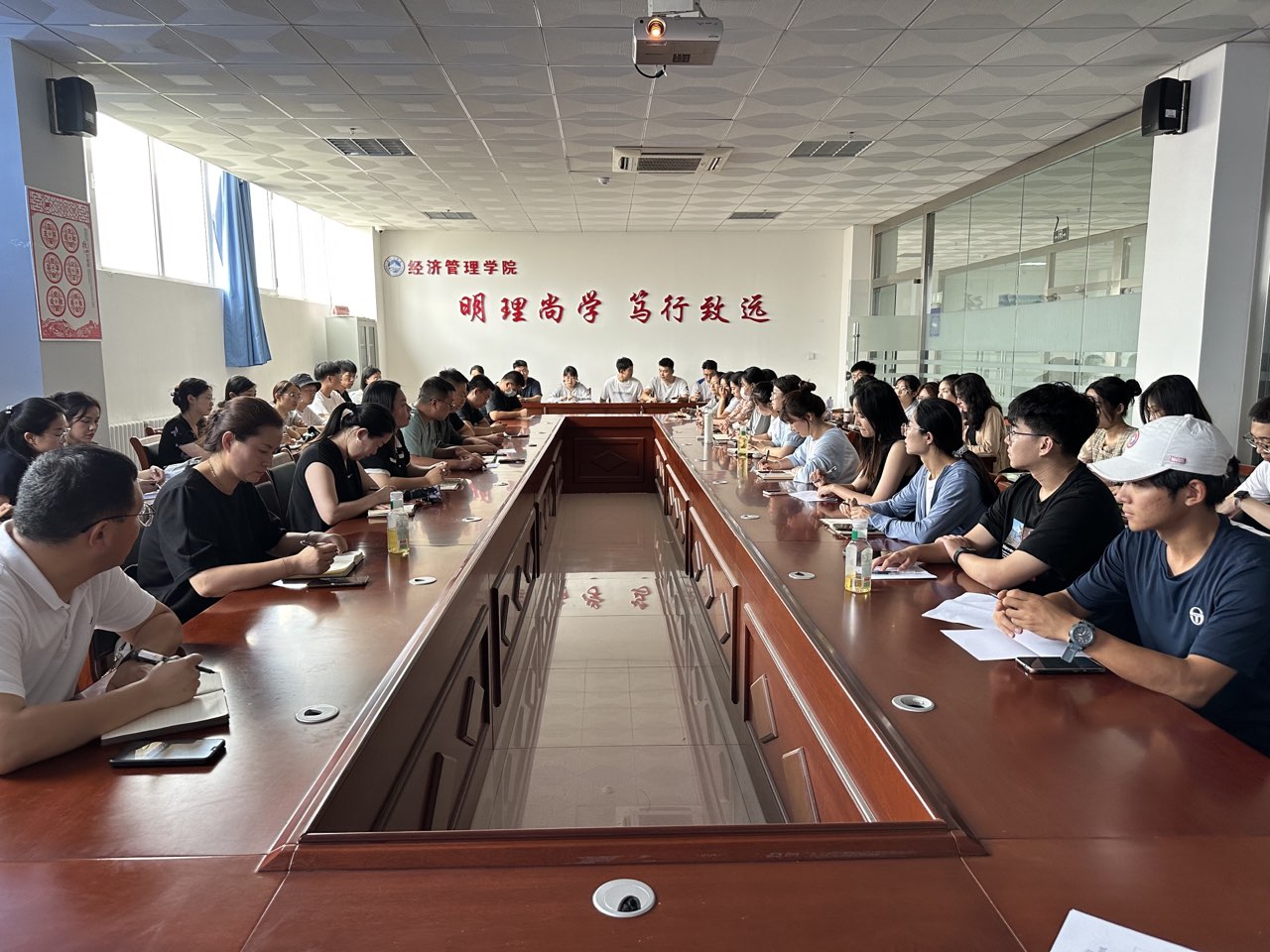学生工作部举行2023年辅导员工作交接暨见面会 学生工作部举行2023年辅导员工作交接暨见面会