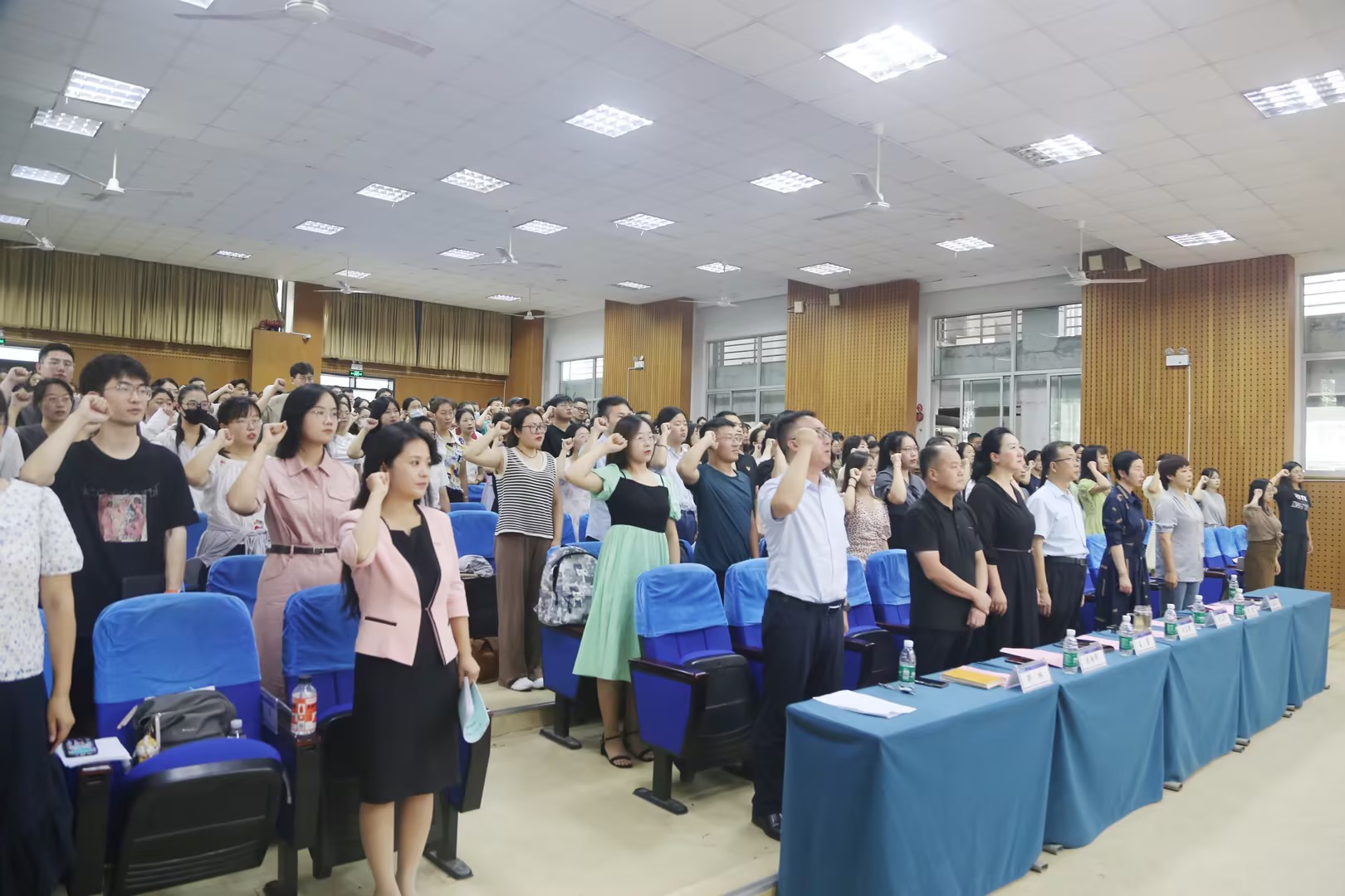 芳华待灼正青春,踔厉奋发向未来 我院2023-2024学年第一学期新入职教师培训班开启 芳华待灼正青春,踔厉奋发向未来 我院2023-2024学年第一学期新入职教师培训班开启