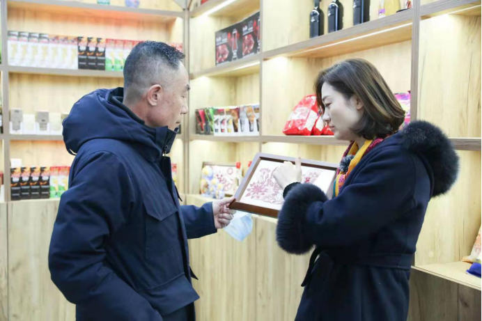 威尼斯城vnsc李广原副校长一行赴上合示范区开展校政企合作交流 威尼斯城vnsc李广原副校长一行赴上合示范区开展校政企合作交流