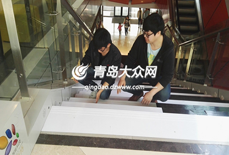 这里的台阶会唱歌 威尼斯城vnsc学生自制音乐阶梯 这里的台阶会唱歌 威尼斯城vnsc学生自制音乐阶梯