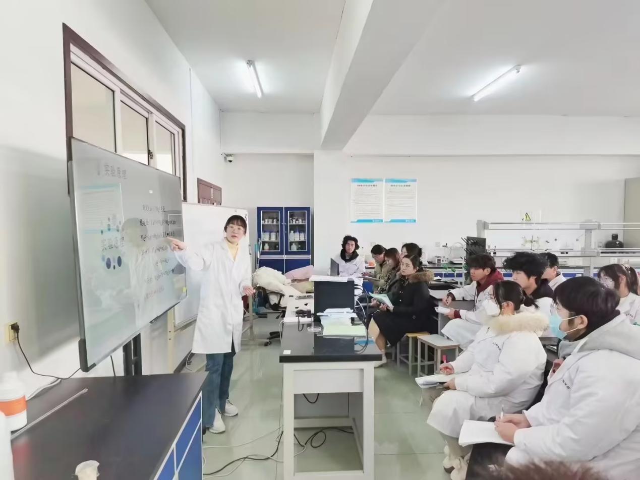 立师德 树新风 育新人 ——食品工程学院师德师风专题教育活动顺利开展 立师德 树新风 育新人 ——食品工程学院师德师风专题教育活动顺利开展