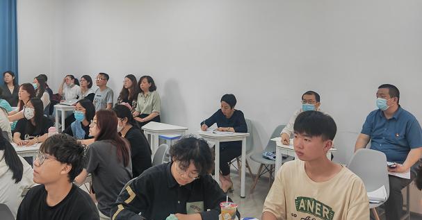 聚焦课堂提质量  互听互评促成长—— 威尼斯城vnsc开展公开教学听课评课活动