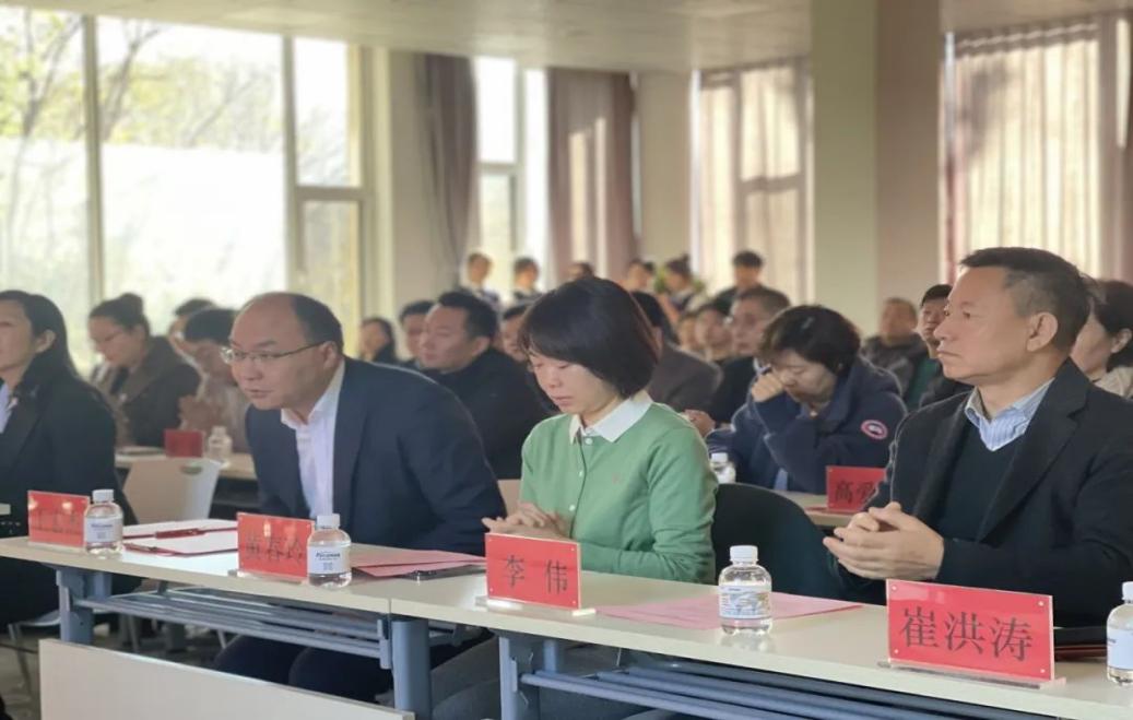 “聚跨境动能·创上合机遇”——威尼斯城vnsc与上合新区跨境电商公共服务中心达成战略合作,共塑跨境电商新格局 “聚跨境动能·创上合机遇”——威尼斯城vnsc与上合新区跨境电商公共服务中心达成战略合作,共塑跨境电商新格局