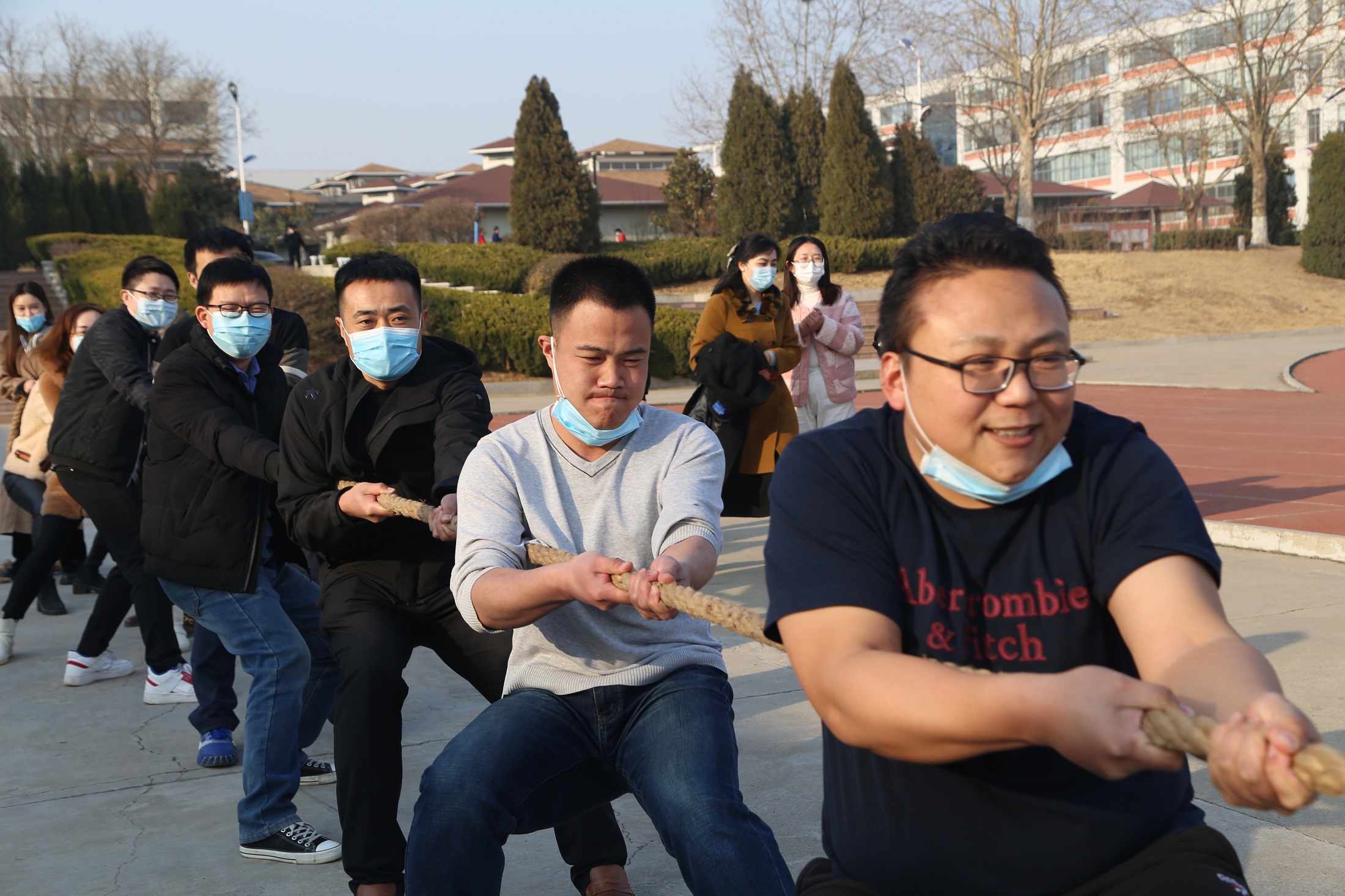 我校举行丰富多彩的活动庆祝“三八”国际劳动妇女节 我校举行丰富多彩的活动庆祝“三八”国际劳动妇女节