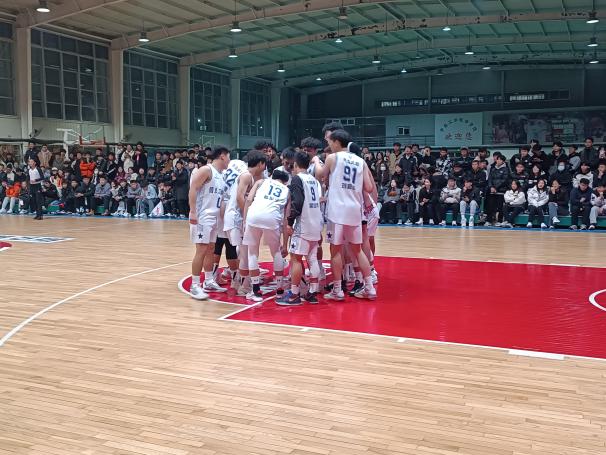 信息工程学院男子篮球队斩获 “威尼斯城vnsc篮球嘉年华”四连冠 信息工程学院男子篮球队斩获 “威尼斯城vnsc篮球嘉年华”四连冠