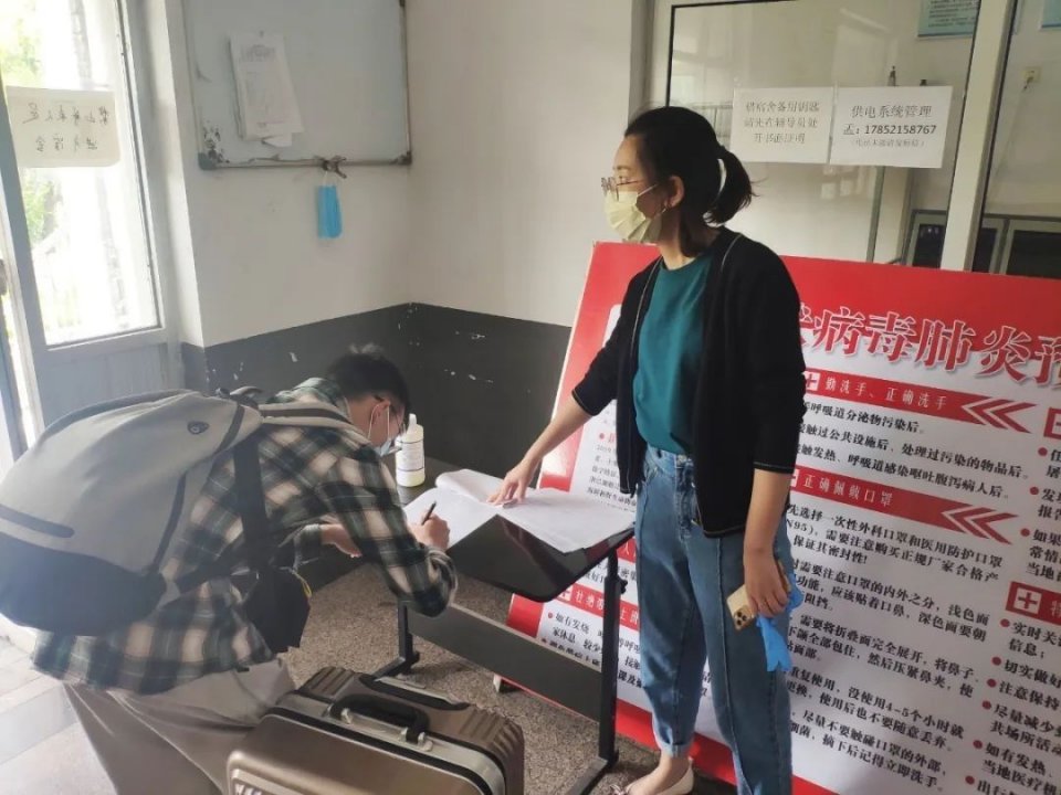 欢迎回家！威尼斯城vnsc迎来2020年春季学期首批返校学生
