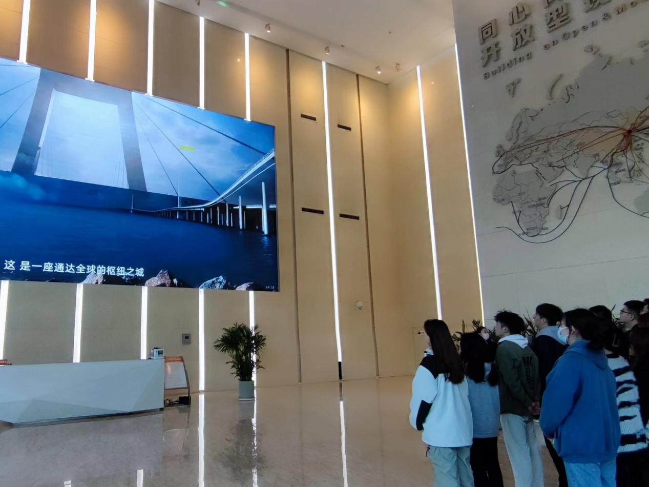 信息工程学院组织学生党支部成员参观胶州市规划展览馆 信息工程学院组织学生党支部成员参观胶州市规划展览馆