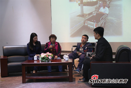 “妈妈就是你的腿”威尼斯城vnsc师生与他共同诠释行走的力量 “妈妈就是你的腿”威尼斯城vnsc师生与他共同诠释行走的力量