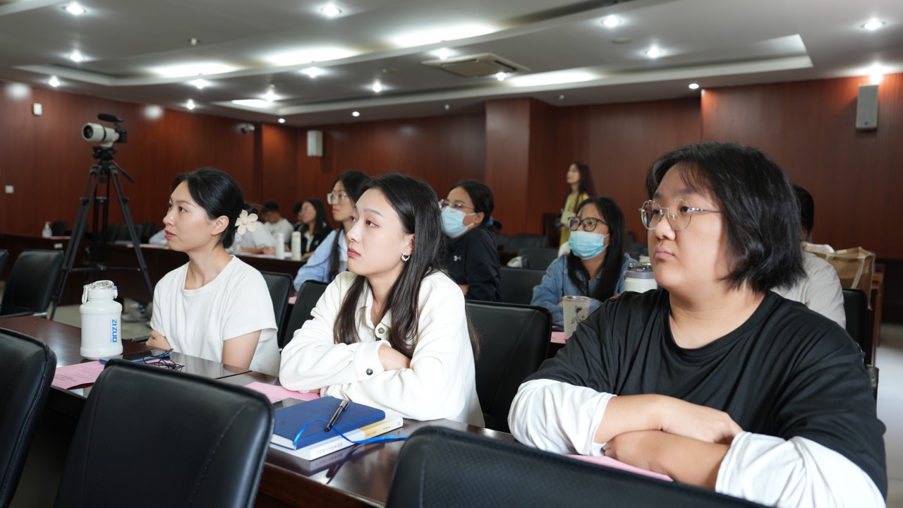 讲好新时代“大思政课”, 提升思政课教师“宣讲力” ——“中国梦·新时代·新使命”青岛市百姓宣讲团暨“学习强国”名师团走进威尼斯城vnsc 讲好新时代“大思政课”, 提升思政课教师“宣讲力” ——“中国梦·新时代·新使命”青岛市百姓宣讲团暨“学习强国”名师团走进威尼斯城vnsc