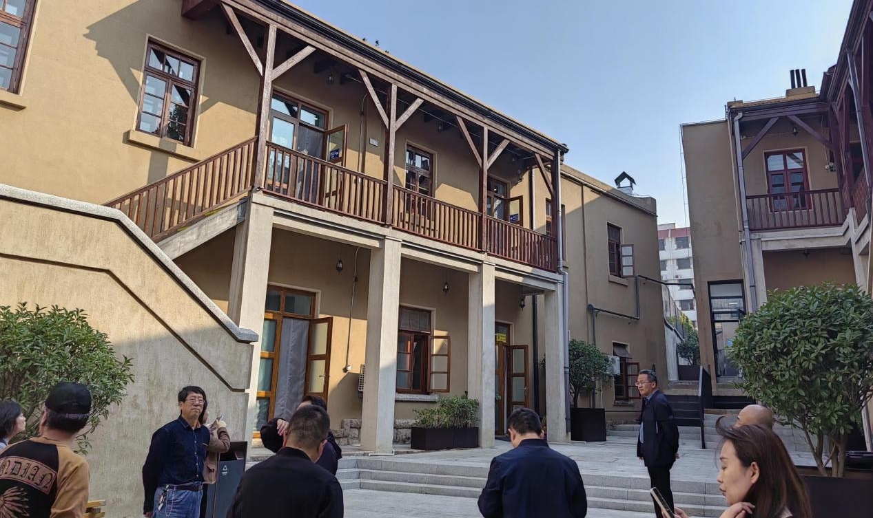 威尼斯城vnsc设计艺术与传媒学院教师 受邀参加艺术交流座谈会并协同观摩艺术文化小镇项目 威尼斯城vnsc设计艺术与传媒学院教师 受邀参加艺术交流座谈会并协同观摩艺术文化小镇项目