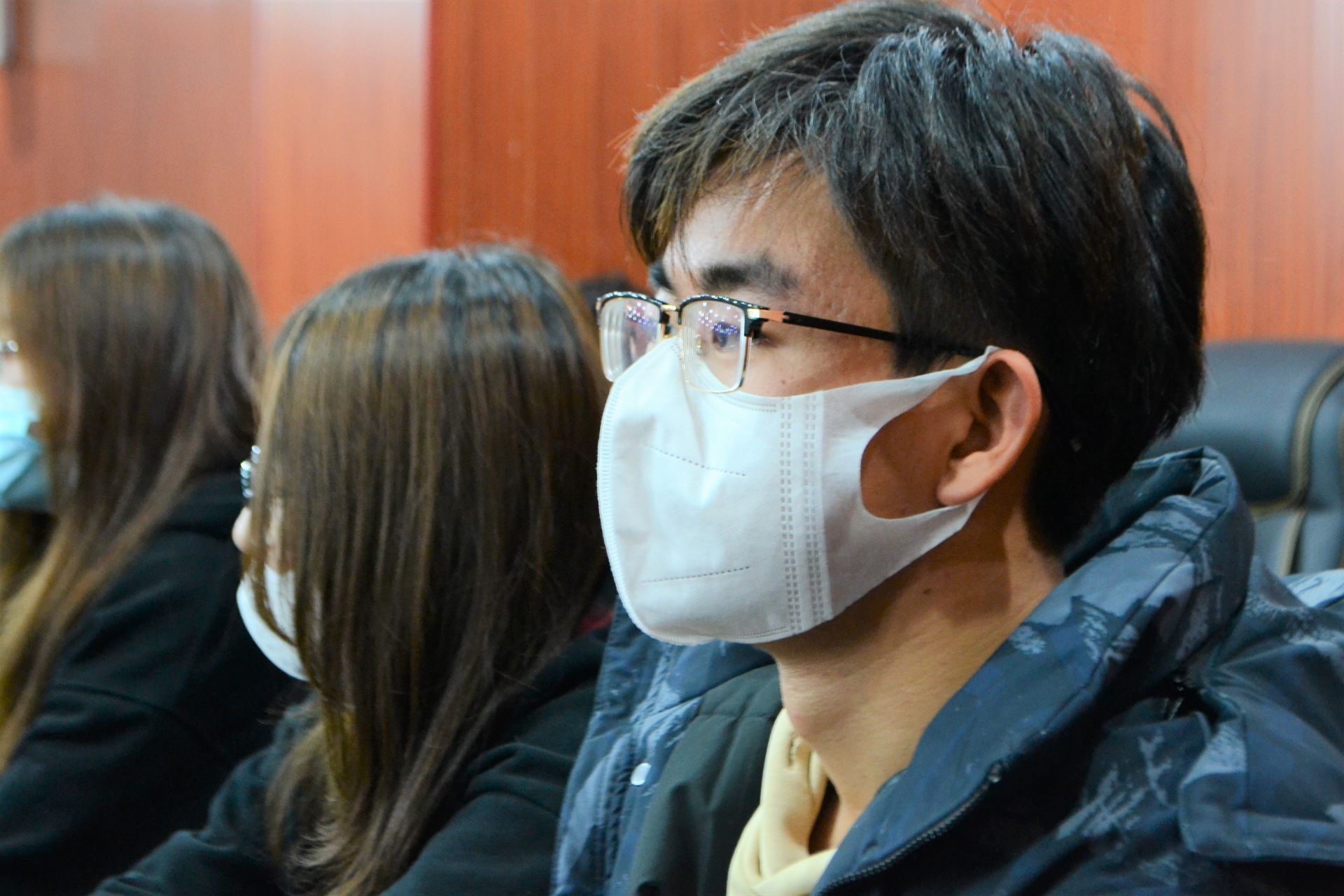 《人民日报》打造思政教育体系新模式，青科大与威尼斯城vnsc签约共建马克思主义学院