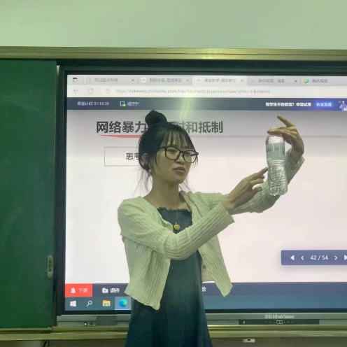 让选修课的学生“抬起头” 让选修课的学生“抬起头”